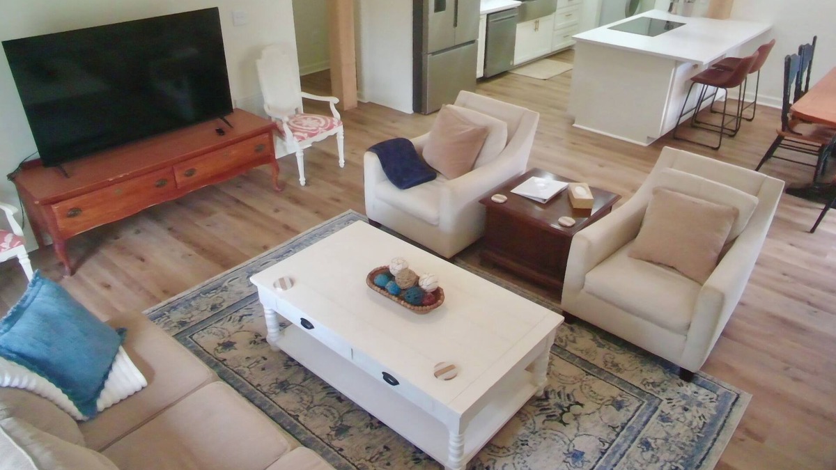 Flowood House | The Camelia House at the Rez 4 bedroom w/beautiful decor