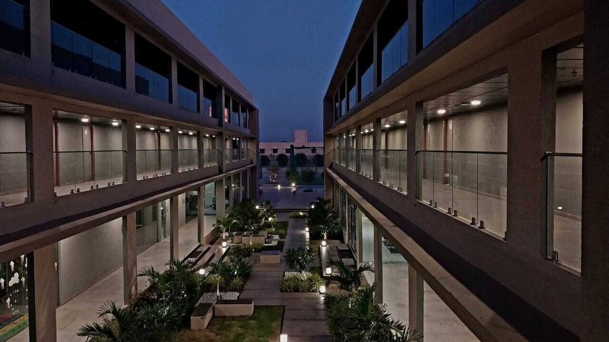 Viramgam Hotel | The Camellia by YUHI