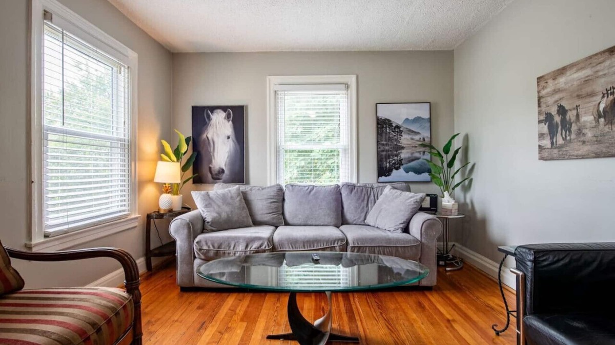 Prestonia House | The Camp Taylor Cottage Close to Airport/Downtown
