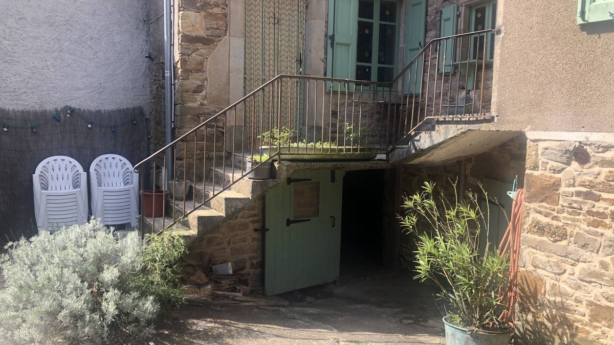 Connac House | The campaign