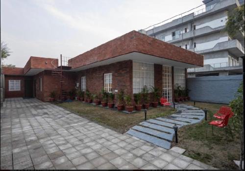 Noida Villa | The carmine house