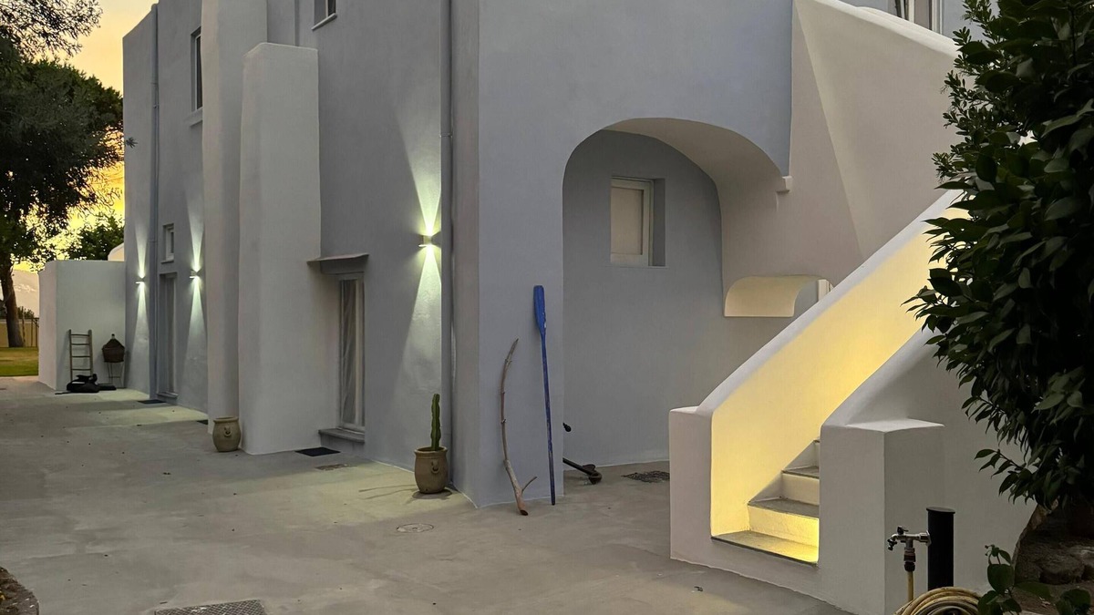 Procida Apartment | The Carob Tree - Columns