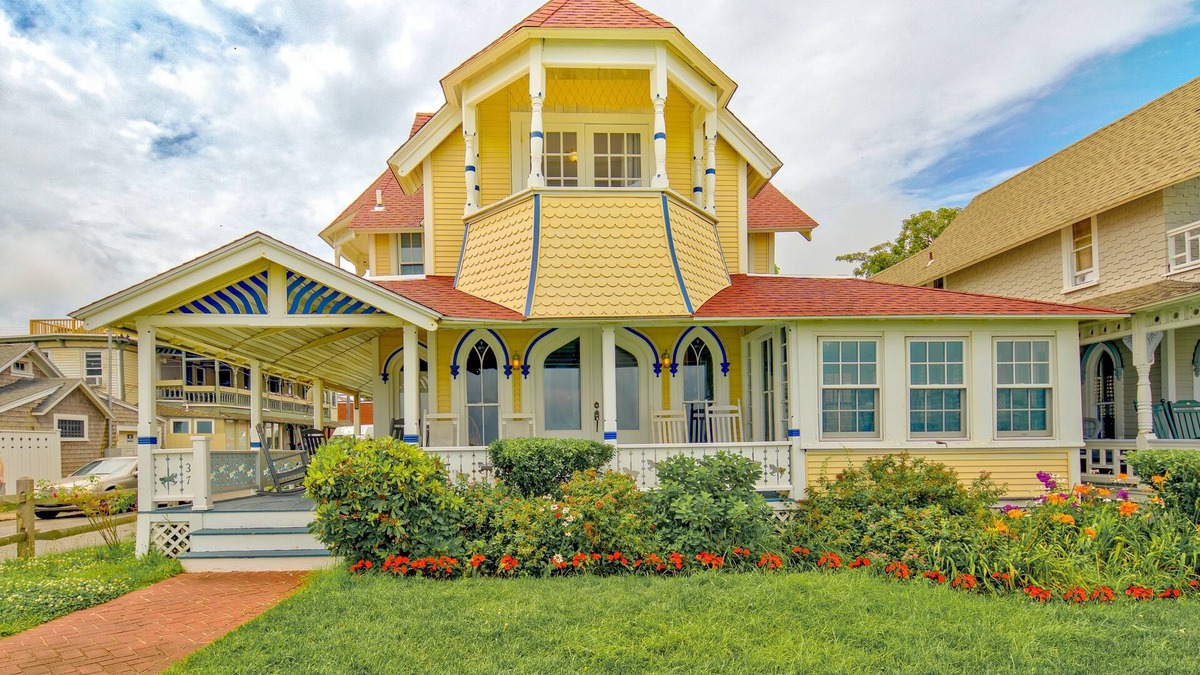 Oak Bluffs House | "The Carousel House" - Ocean Park - Featured in New York Times