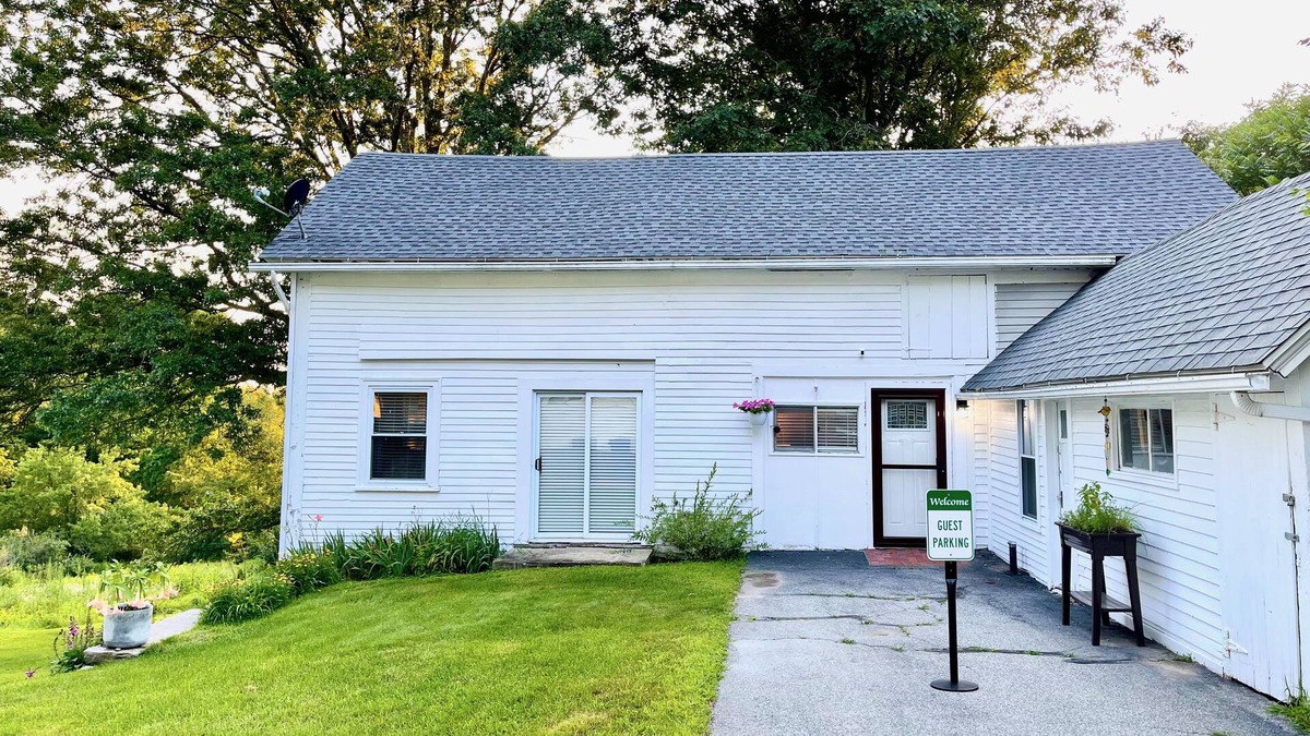 Dayville Apartment | The Carriage House at Chaprae Hall
