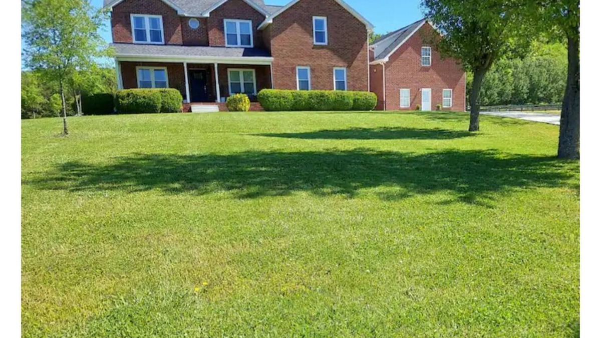 Woodbury House | The Carriage House of Murfreesboro near MTSU and Nashville