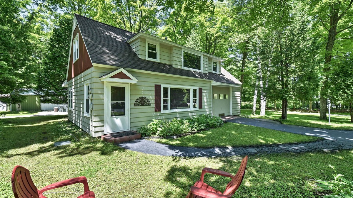 Fish Creek Apartment | 'The Carriage House:' Walk to Peninsula State Park