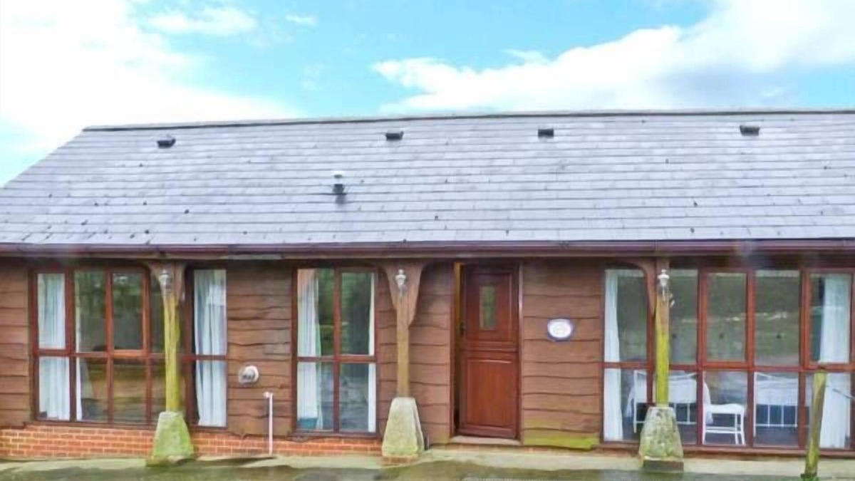 Newport Cottage | THE CARTHOUSE, family friendly, character holiday cottage in Shorwell