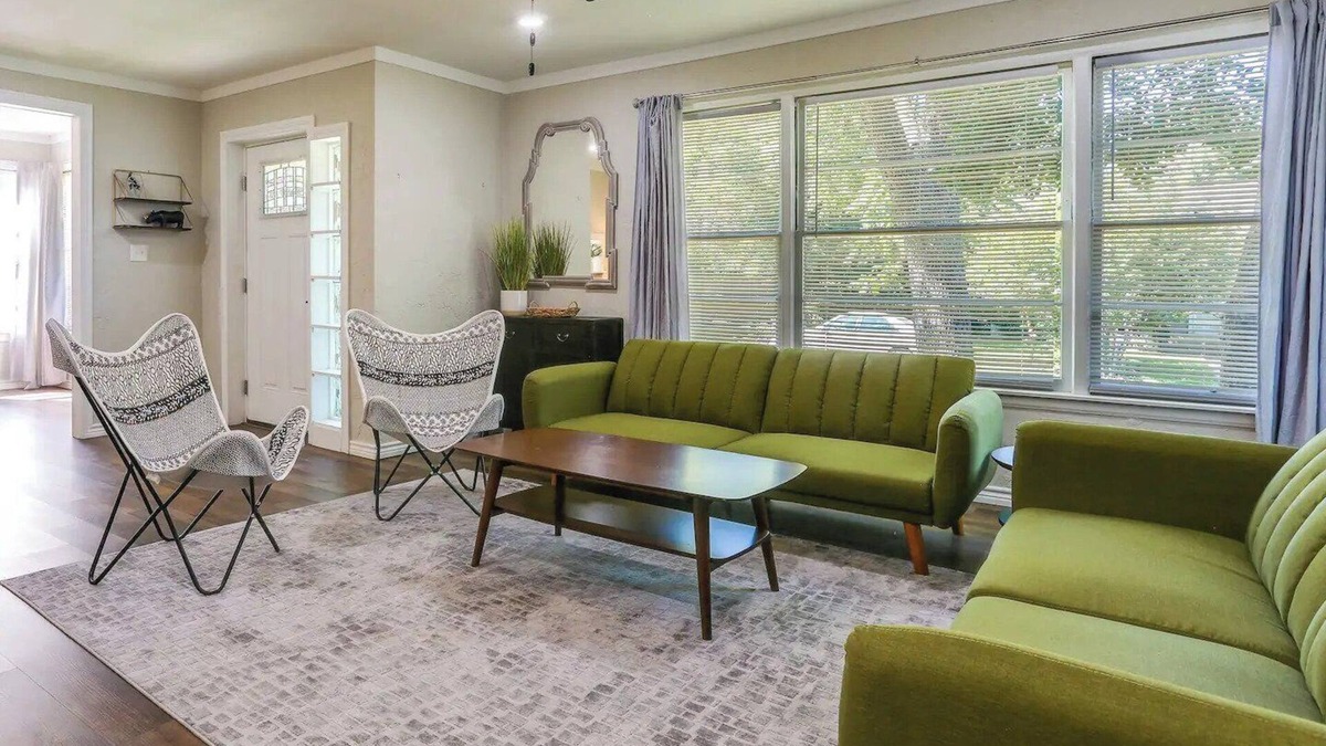 Durant House | The Casino Cottage in Durant! Hotel Amenities, 2 Kings, 4mi to Casino, Sleeps 8n