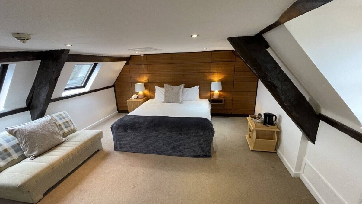 Llandovery Hotel | The Castle Hotel