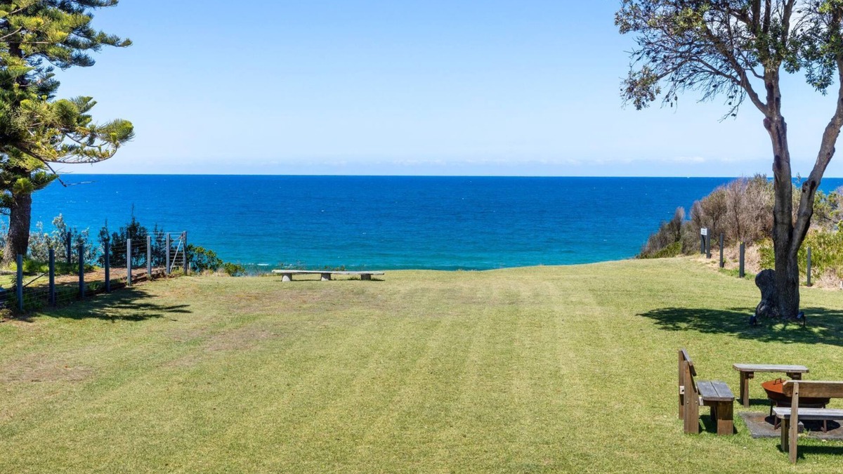 Culburra Beach House | The Castle - Pet Friendly - Absolute Beachfront