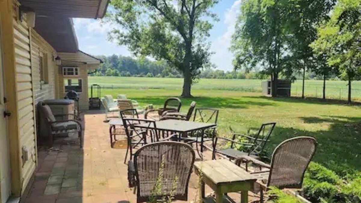 Lewisburg Apartment | The Cedar Door Place