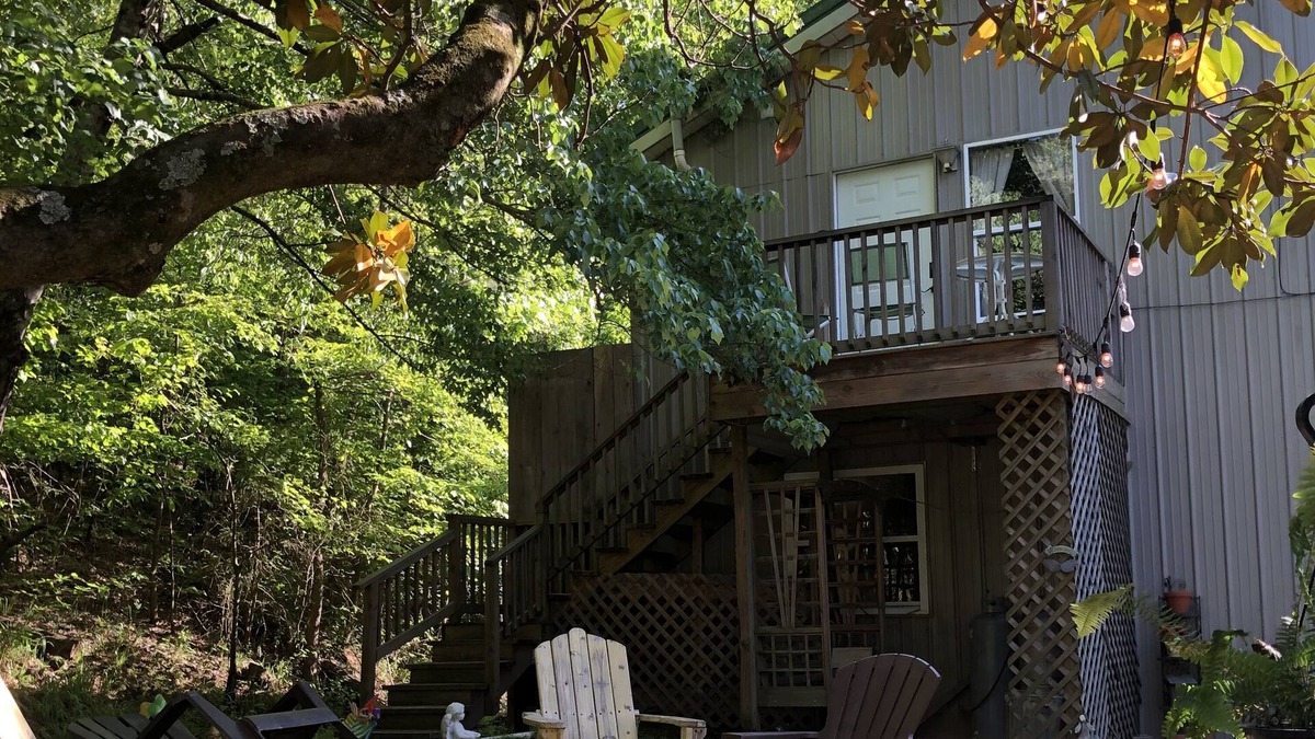 Boles Cabin | The Cedar Loft @ Wyld Farms