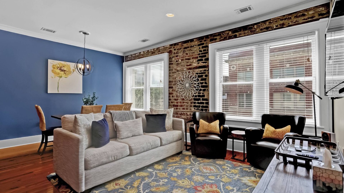 Historic District - North Condo | The Center of Savannah! Parking Pass Provided, Premium Access to Downtown