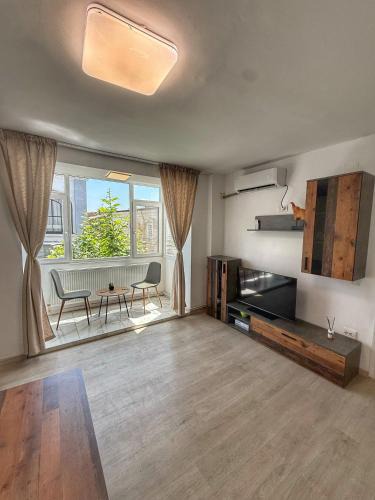 Craiova Apartment | The Central Apartment Self Check-in Old Town