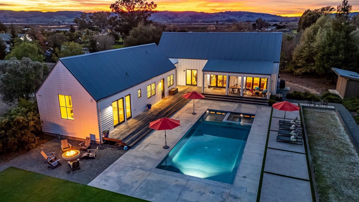 El Verano Other | The Central Modern Farmhouse Sonoma Pool/Hot Tub + Bocce + Sport Court