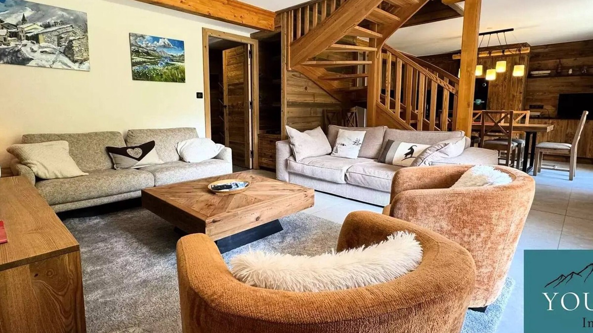 Saint-Sorlin-d'Arves Ski Chalet | The Chalets of the Arvan - 4AB- Superb renovated chalet for 10 people