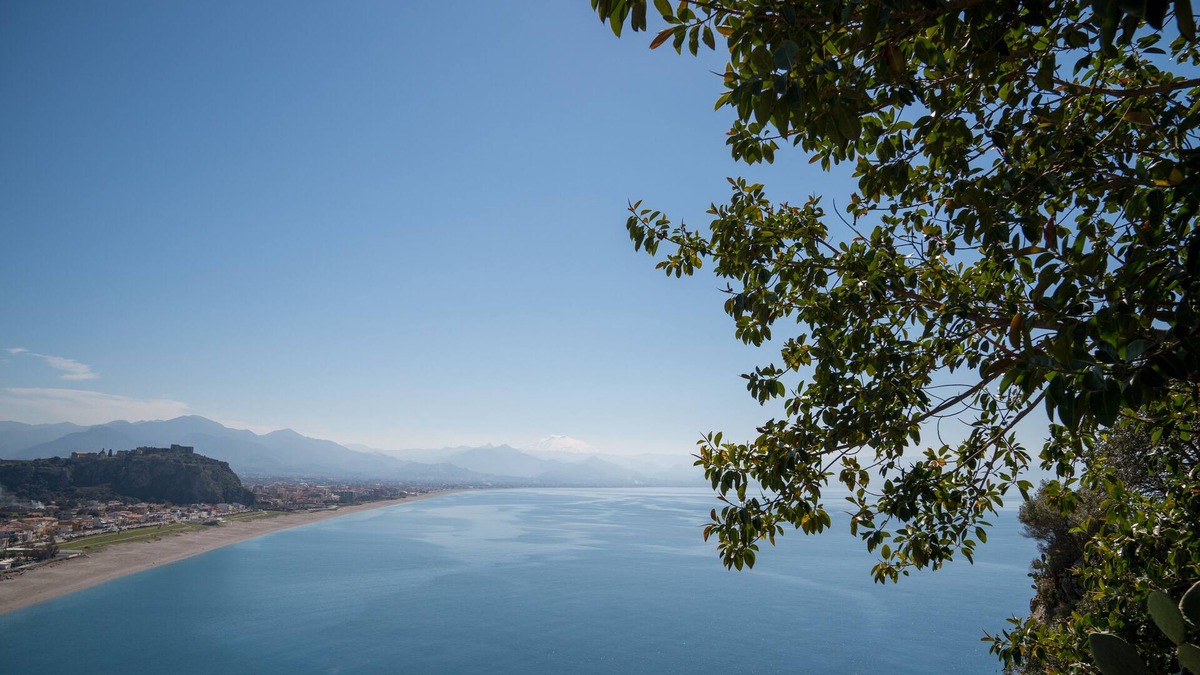 Milazzo Bed & Breakfast | The Channel - an oasis of peace 5 minutes from the sea