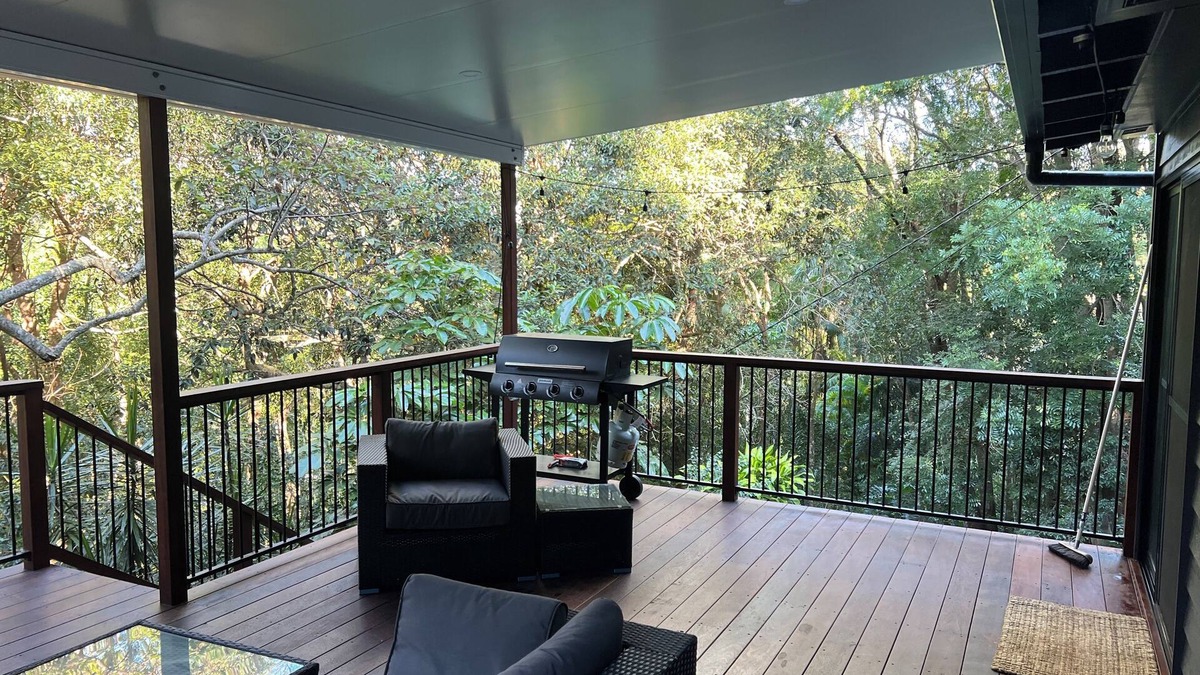 Currumbin Valley House | The Charcoal Chalet