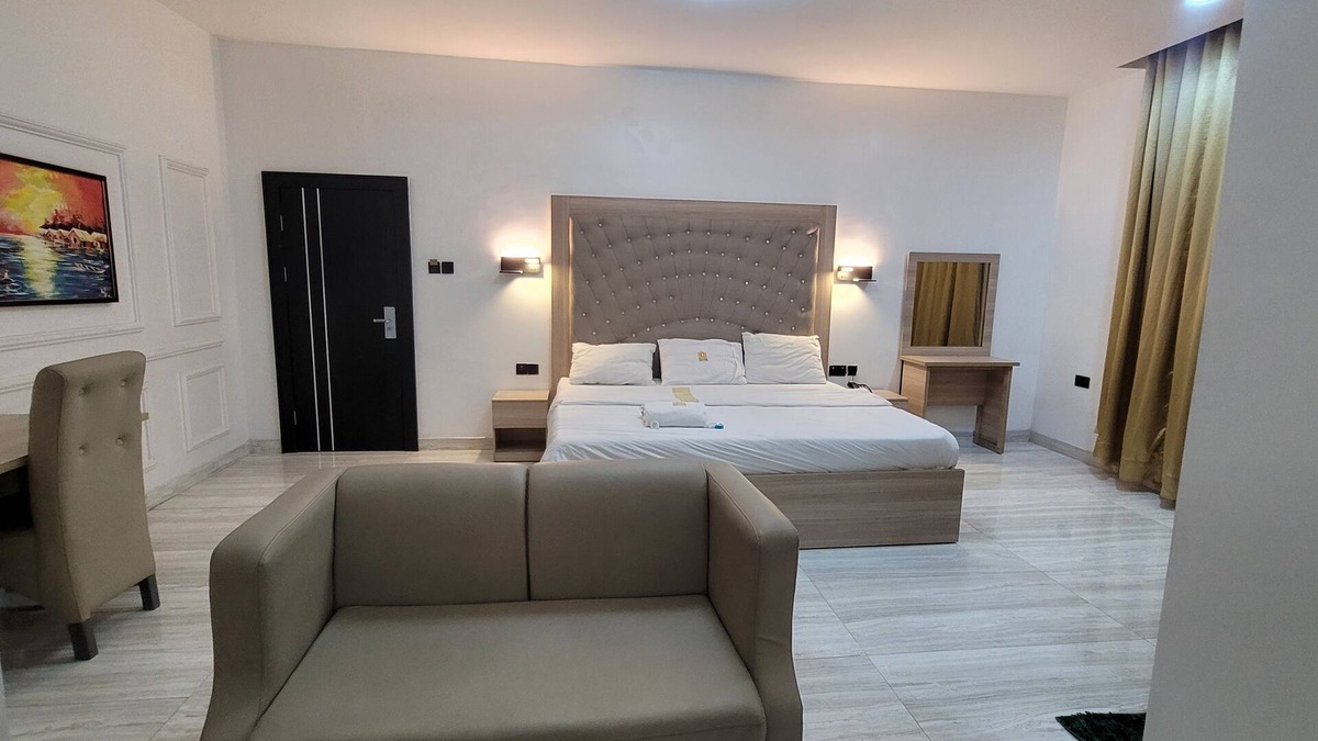 Port Harcourt Hotel | The Charis Hotel and Suites