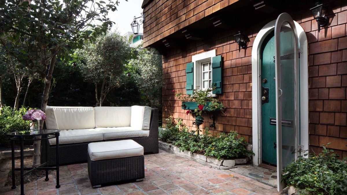 Beverly Grove Hotel | The Charlie Hotel