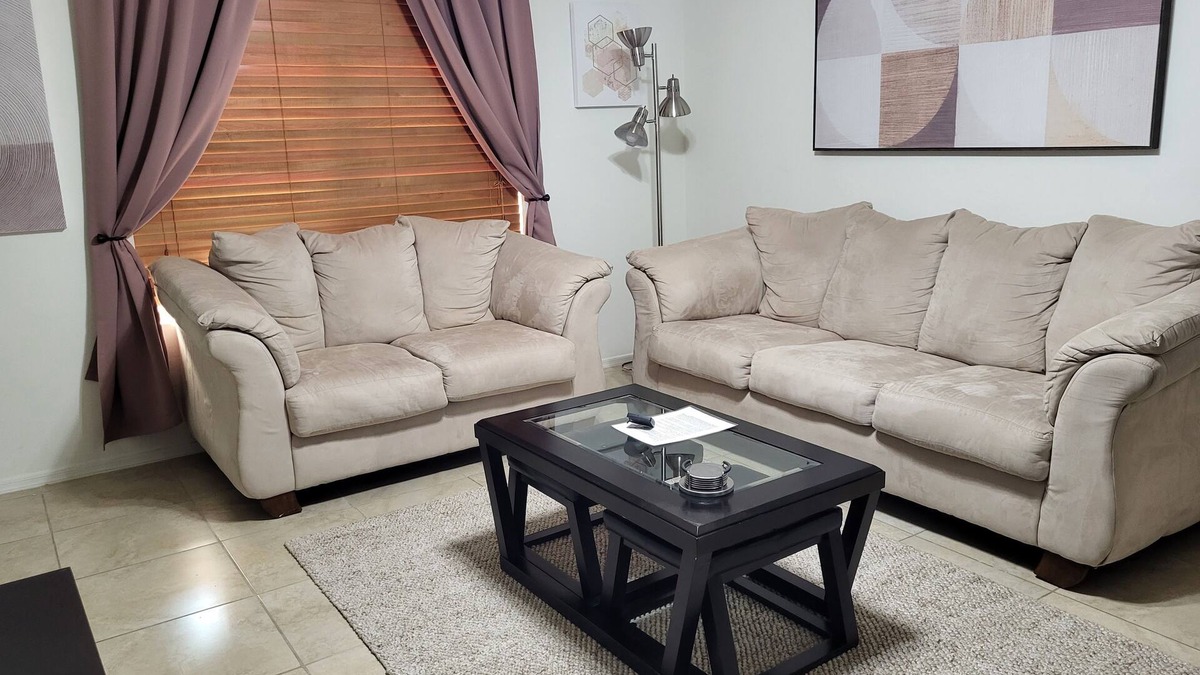 Sahuarita House | The Chase House, near shopping and restaurants in Sahuarita/Green Valley area.