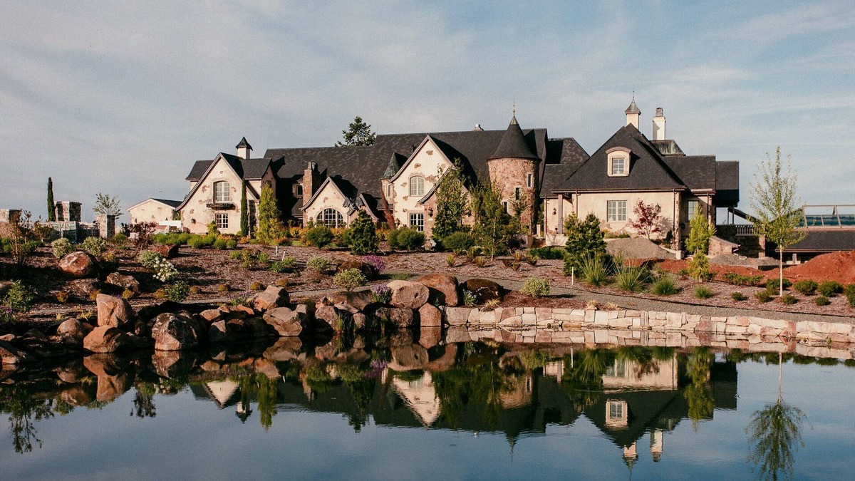 Carver Other | The Chateau de Lis - A Luxury Old World Resort