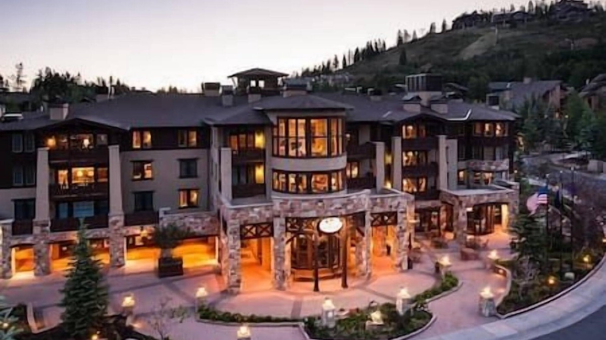 Deer Valley Resort | The Chateaux | Lux Resort | Spa | Concierge | Ski