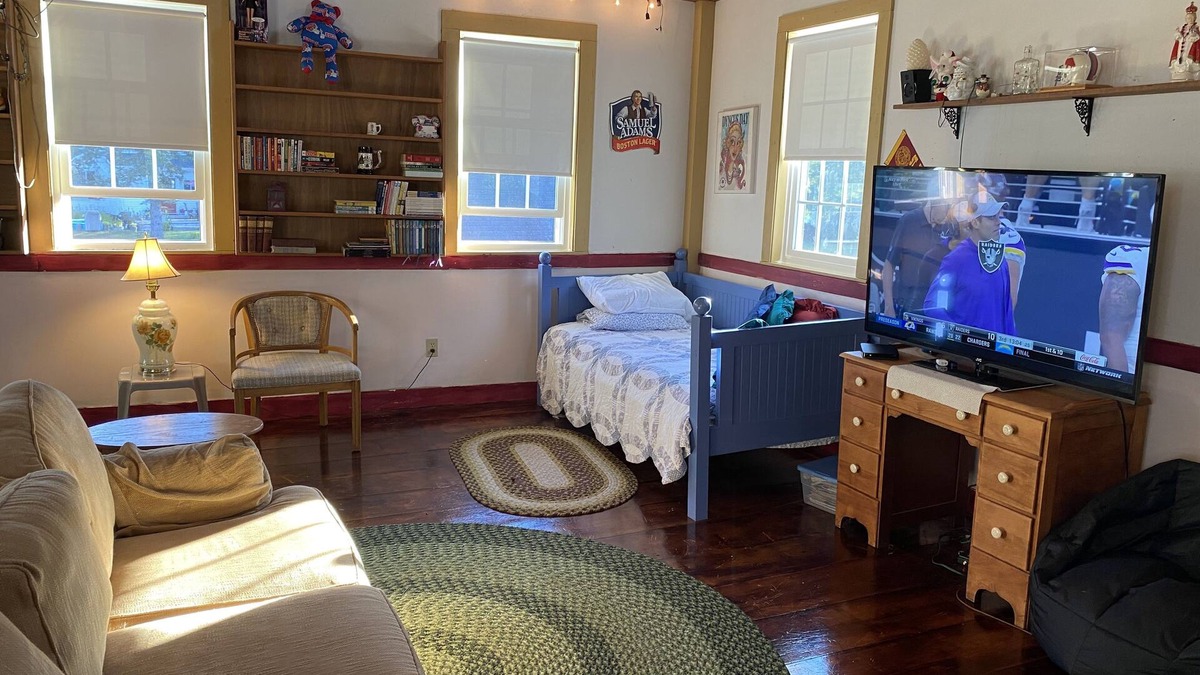 Newfield House | The Chellis House at 111 Elm St Newfield ME … private 2 floor accommodation