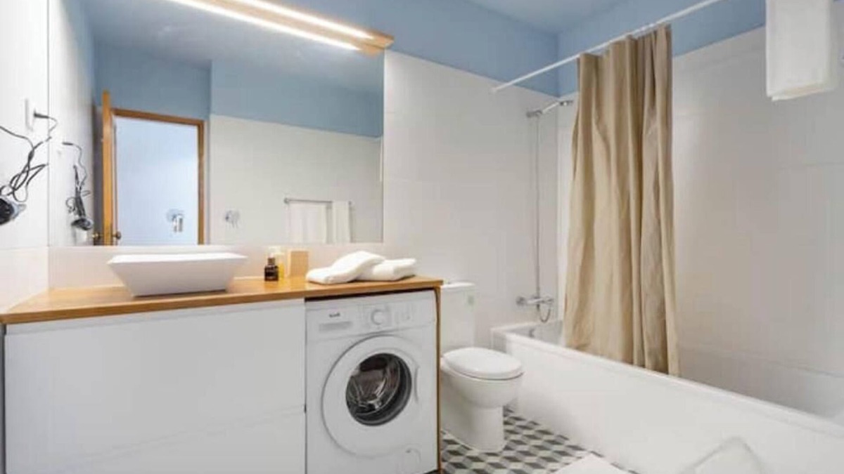 Cacilhas Apartment | The Chic Studio in Almada Velha