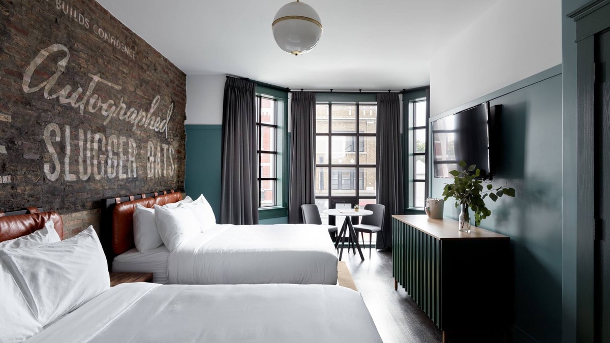 Lakeview Hotel | The Chicago Hotel Collection - Wrigleyville