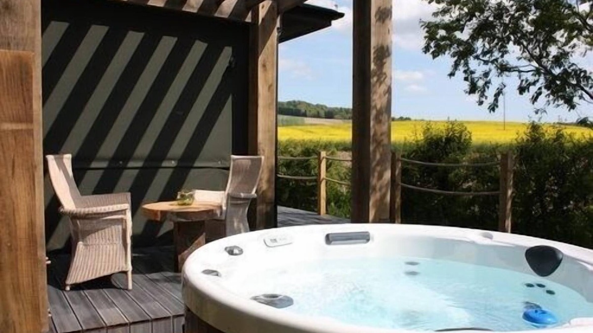 Wallingford Cabin | The Chilterns View