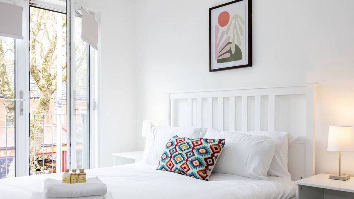 Chorlton-cum-Hardy Apartment | The Chorlton Deluxen