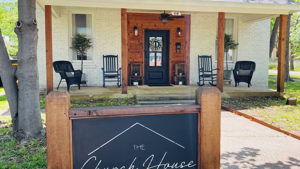 Jefferson House | The Church House - A Charming Newly Renovated House Full of History & Character!