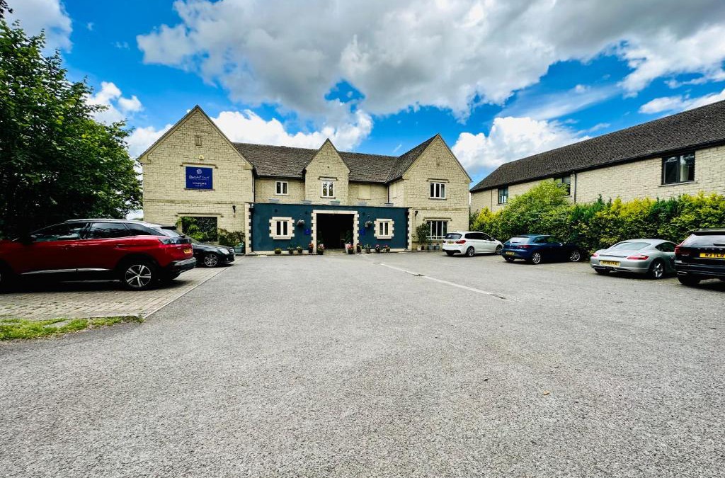 Long Hanborough Hotel | The Churchill Court