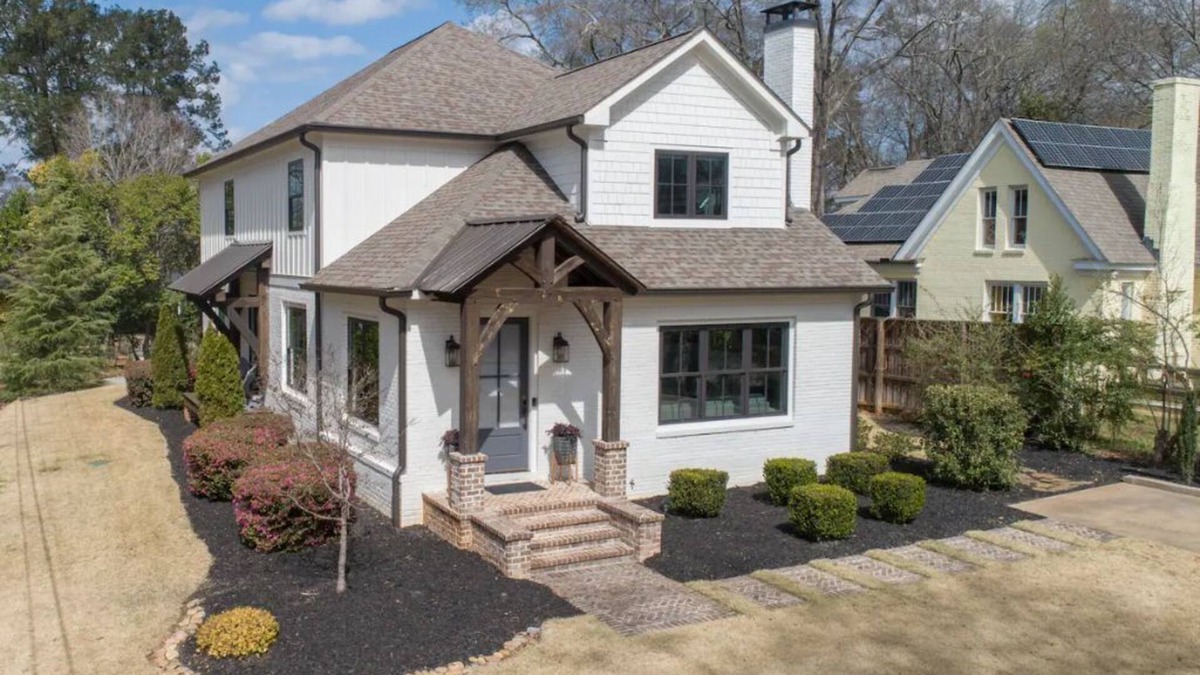Athens House | The Classic Cottage-Walkable 5pts/UGA/Stadium