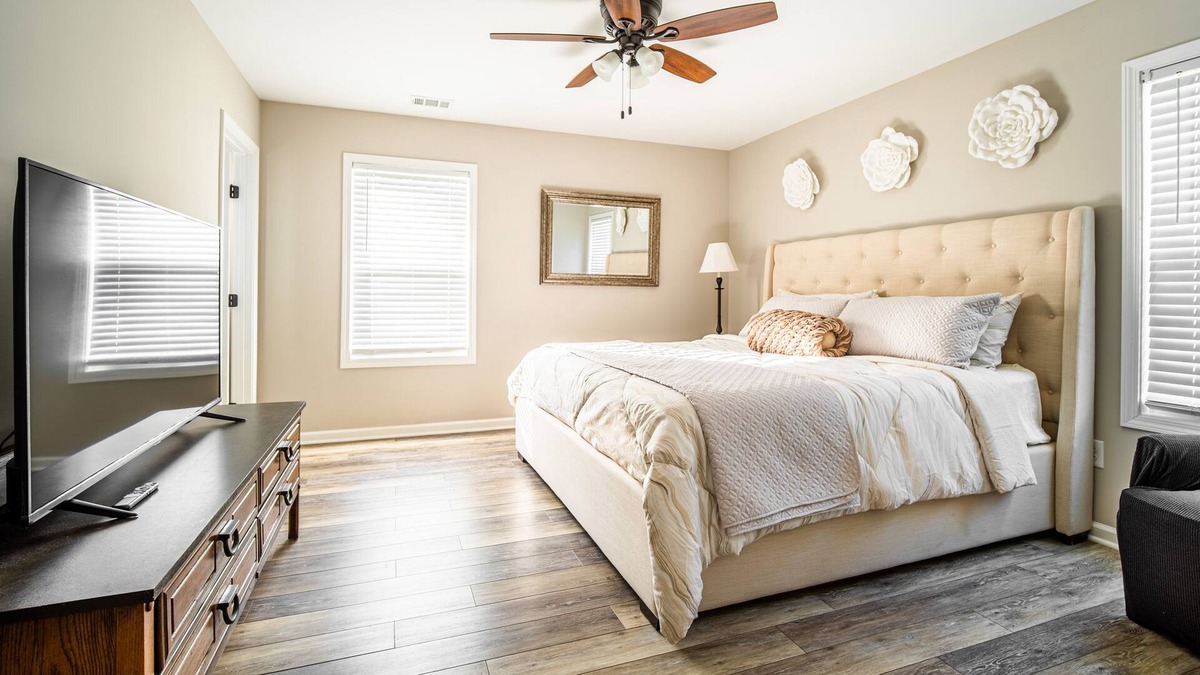 Keowee House | The Clemson Cottage | 3.6mi to Football Stadium