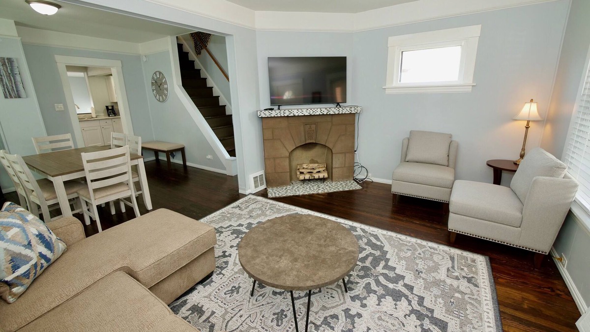 Old Brooklyn House | The Cleveland Zoo House! Traveling Nurses! Guardians Games! NEW Central Air Cond