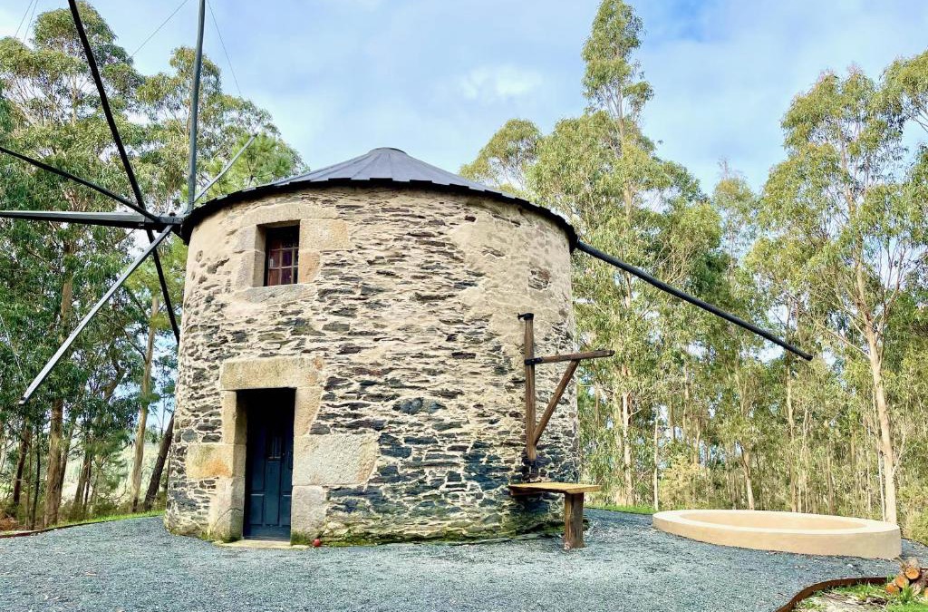Porto do Barqueiro House | The Cliffs - The Painted Mill
