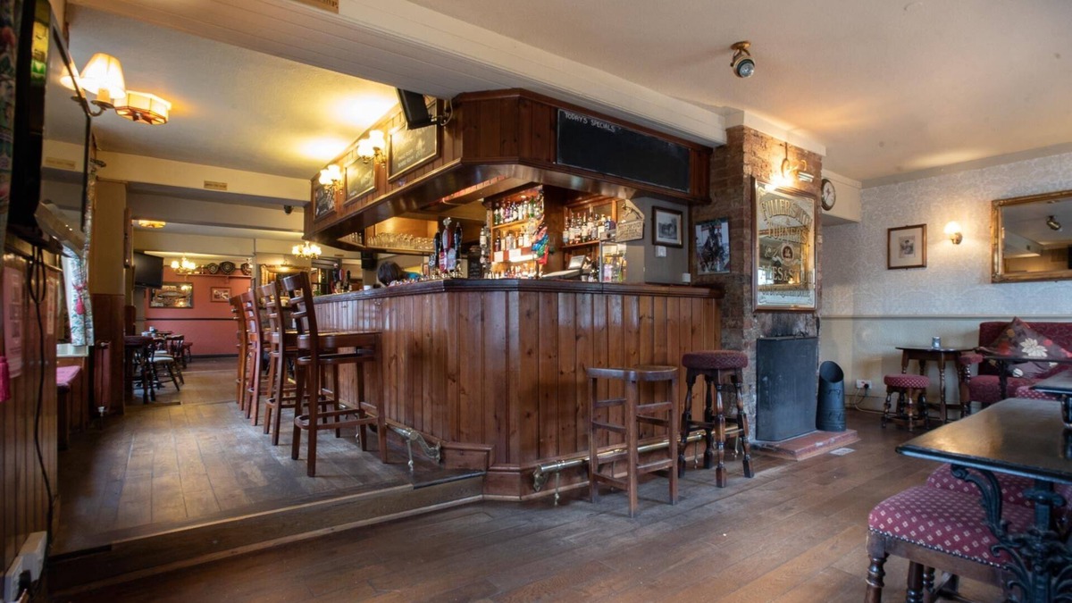 Runnymede Hotel | The Coach and Horses