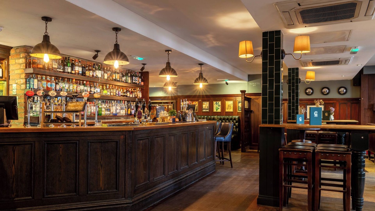 Kew Hotel | The Coach & Horses