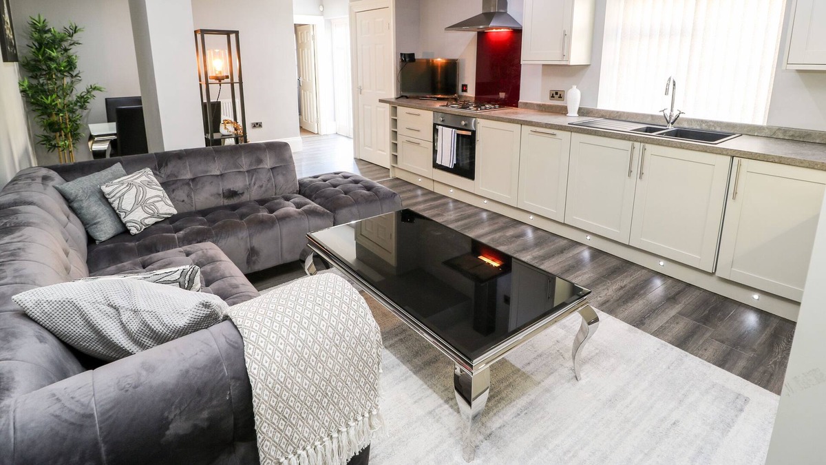 Wakefield House | THE COACH HOUSE, 4, ST JOHN'S NORTH APARTMENTS in Wakefield
