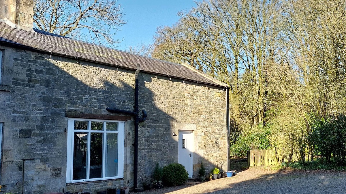 Canonbie Cottage | THE COACH HOUSE, CANONBIE, pet friendly, with a garden in Langholm
