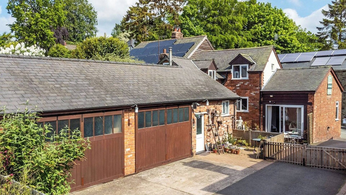 Bishops Castle Cottage | The Coach House- UK45660