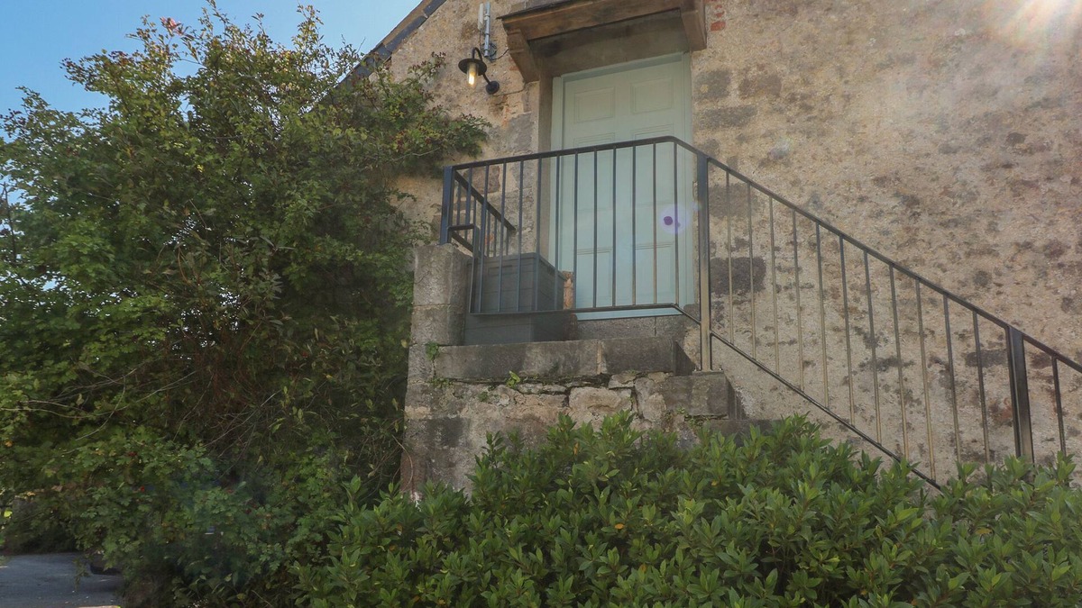 Merrion Cottage | THE COACH HOUSE, pet friendly, with a garden in Pembroke