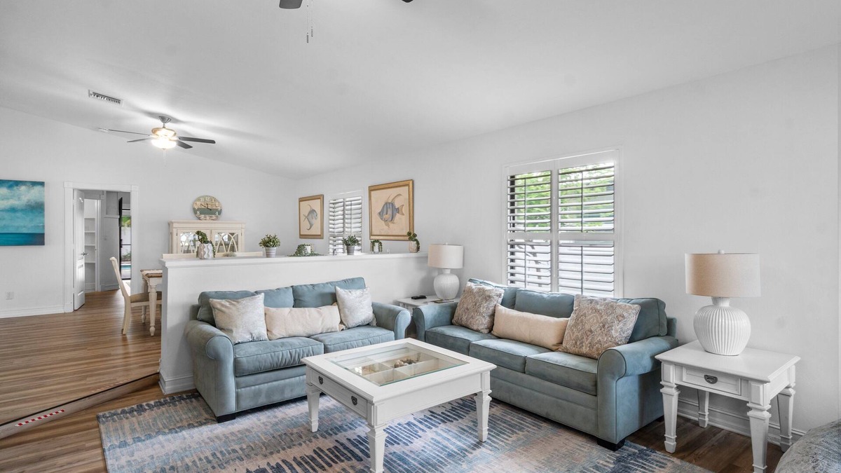 Naples Park House | The Coastal Haven | Heated Pool | Near Beach