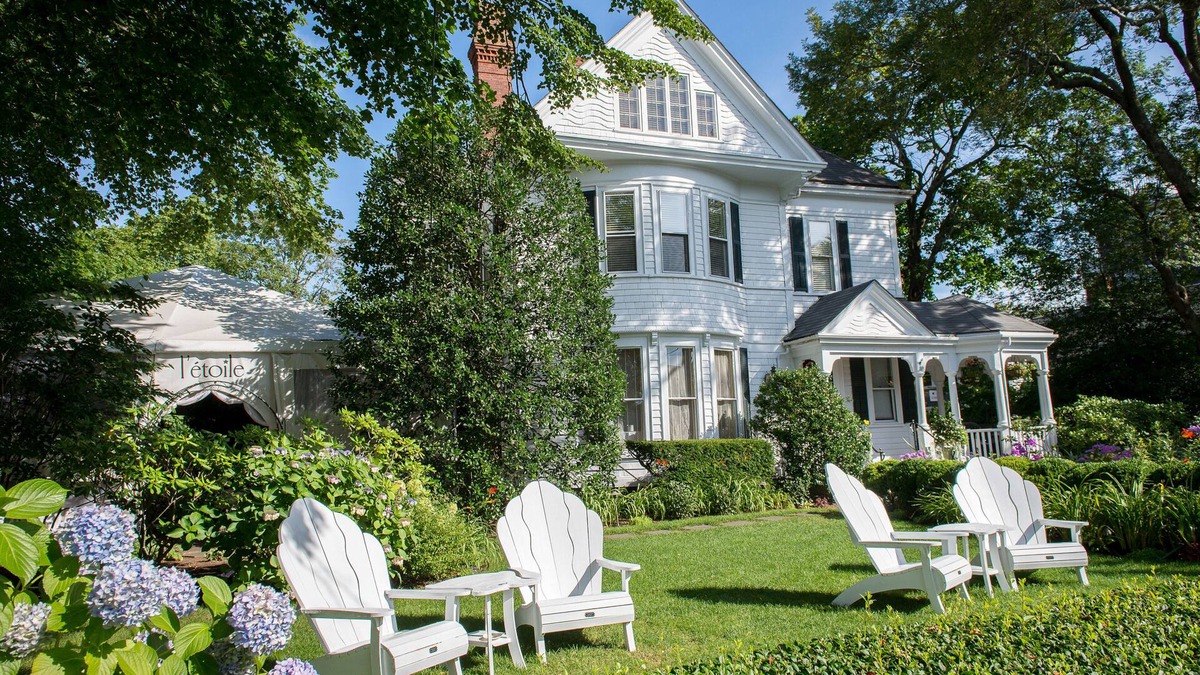 Edgartown Hotel | The Coco, The Edgartown Collection