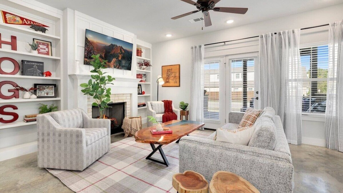 Fayetteville House | The Collegiate - 4 mi to U of A - MTB Friendly