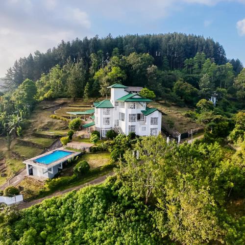 Doluwa Cabin | The Colonial Crest