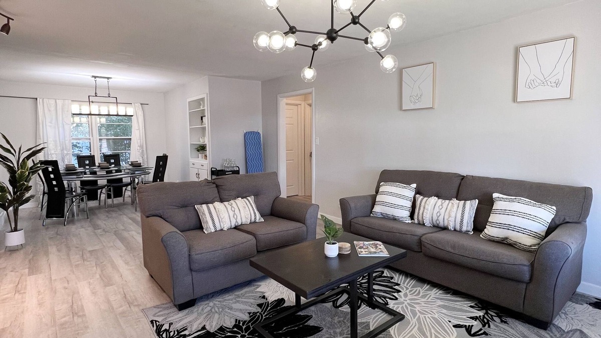 Bismarck House | ☘️ The Color 18 - cozy home in heart of Bismarck ☘️