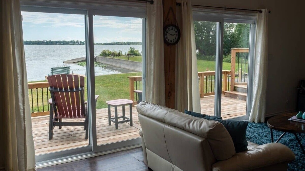 Bloomfield House | The Consecon - Waterfront 5 BDR Cottage